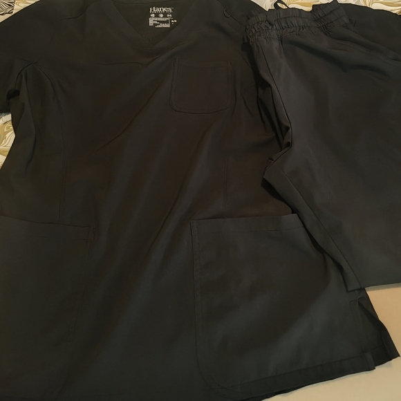 Hanes Classic Black Scrub Set - Picture 1 of 1